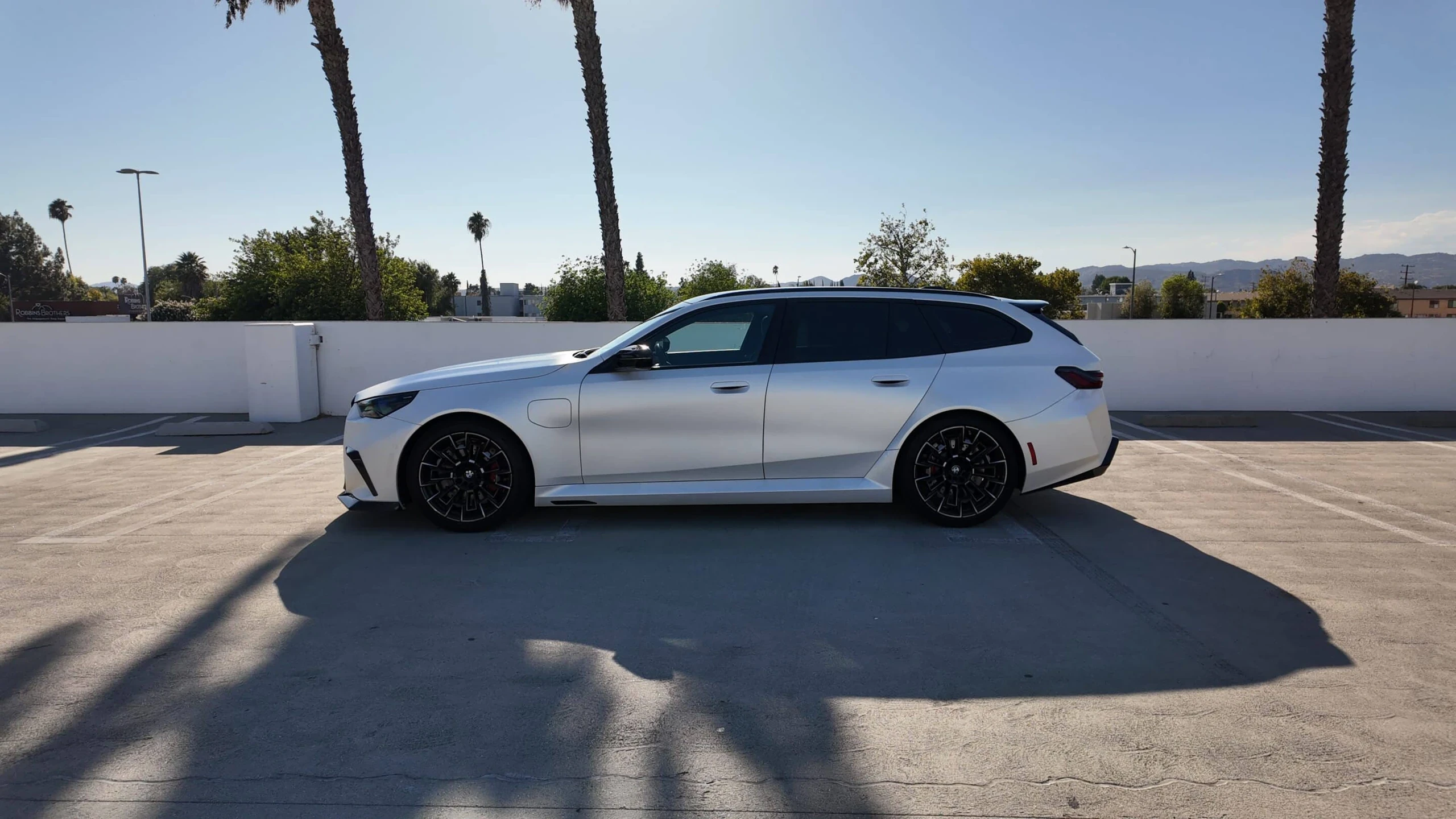 BMW M5 Touring photographed for the MIAMI RENT LUXURY disclosure guide