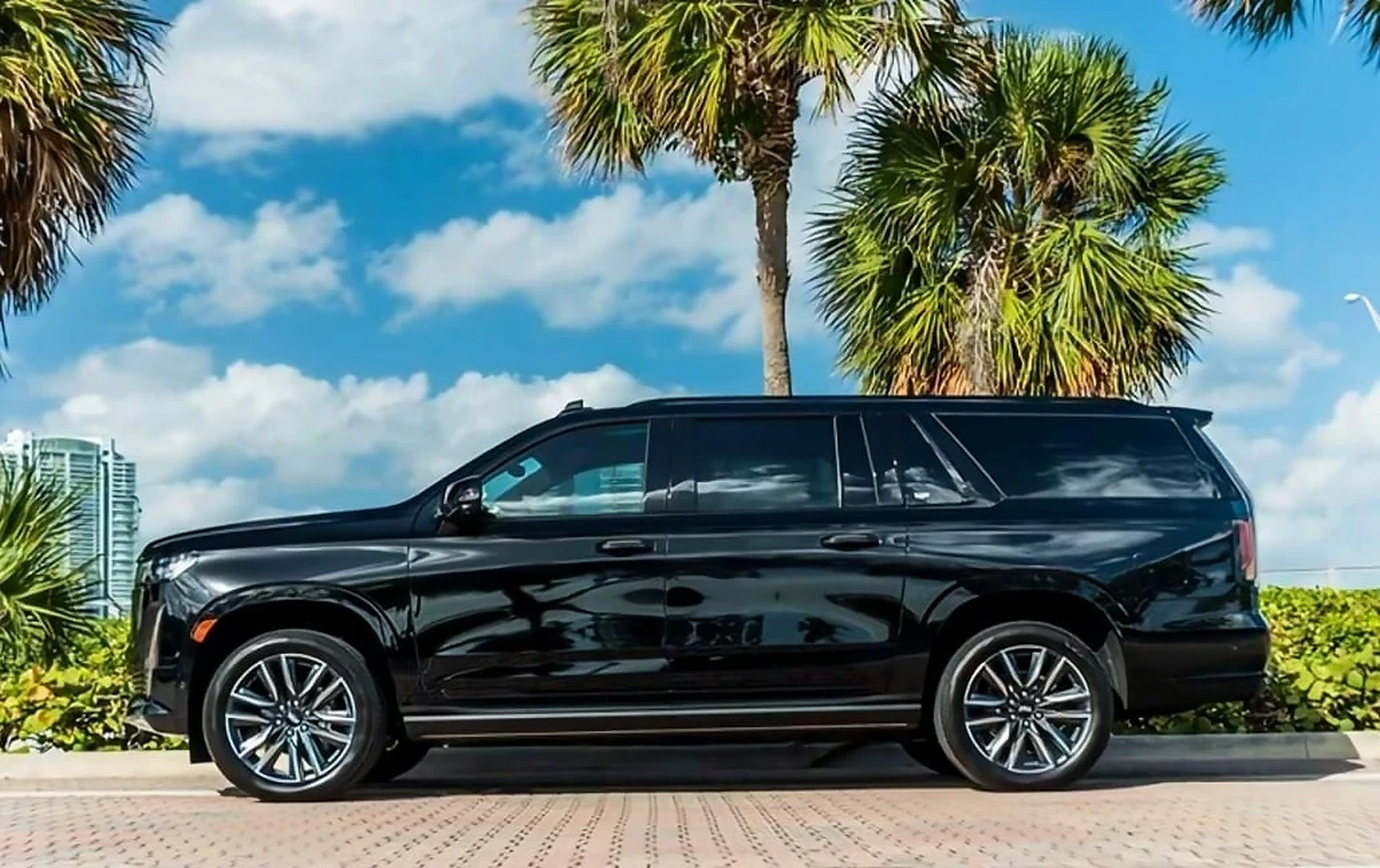 Cadillac Escalade ESV detail relevant to family vacation luxury suv rentals on MIAMI RENT LUXURY