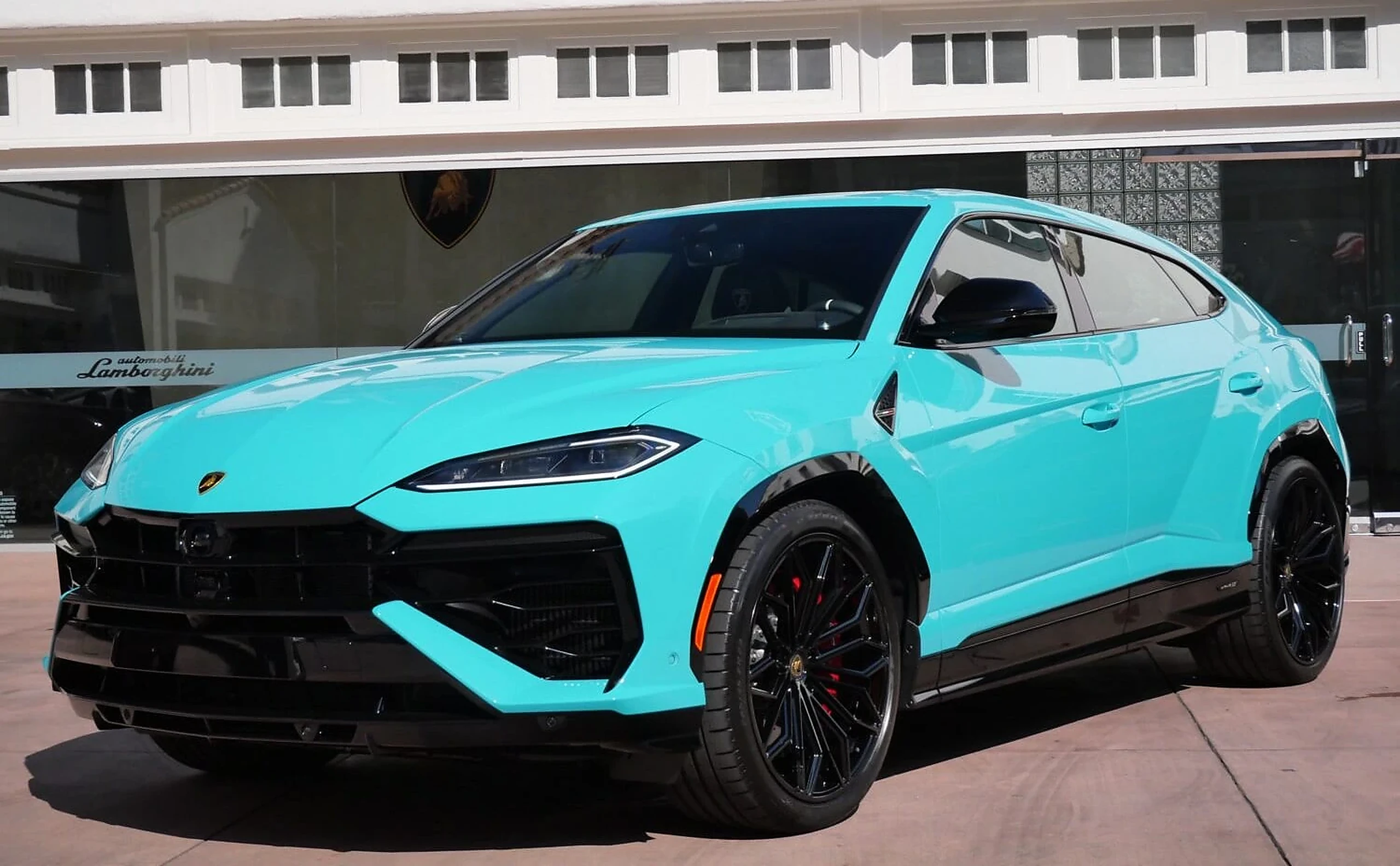 Lamborghini Urus SE detail relevant to hybrid supercar rentals on MIAMI RENT LUXURY