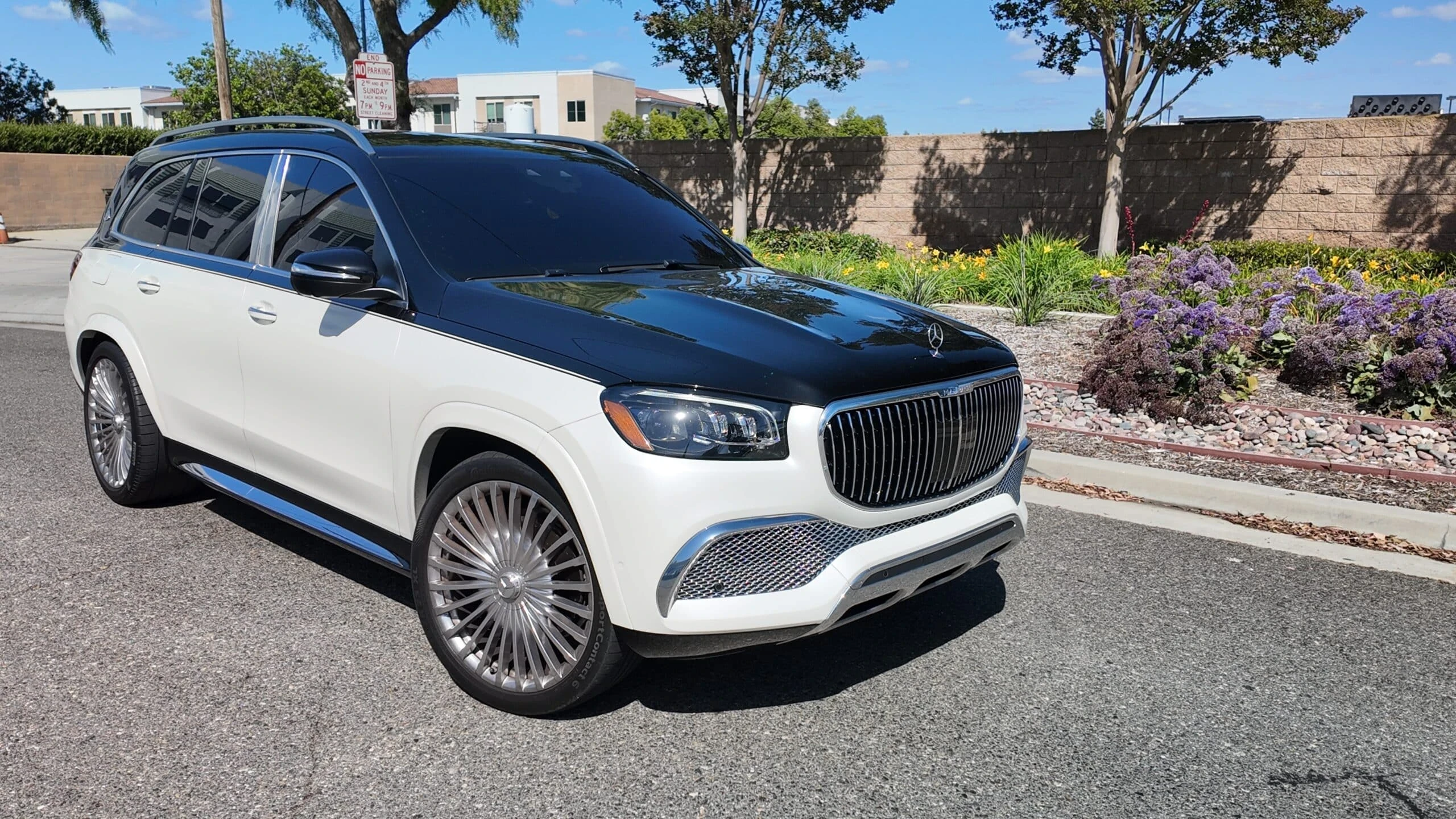 Mercedes-Maybach GLS 600 for weekly & monthly rentals — Miami long-stay luxury car rental — MIAMI RENT LUXURY guide
