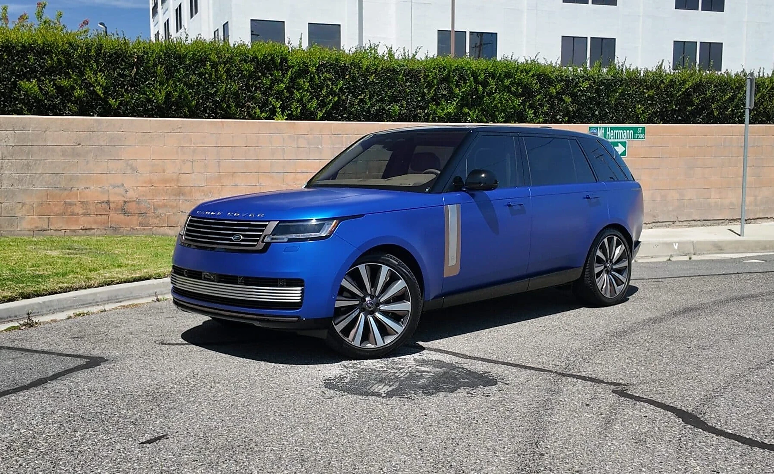 Range Rover SV exterior for miami vacation car rentals