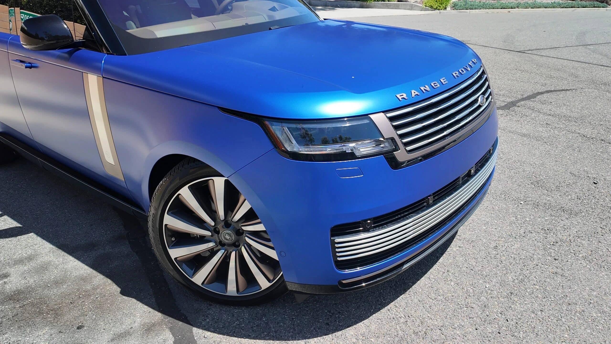 Range Rover SV for miami vacation car rentals — Miami long-stay luxury car rental — MIAMI RENT LUXURY guide