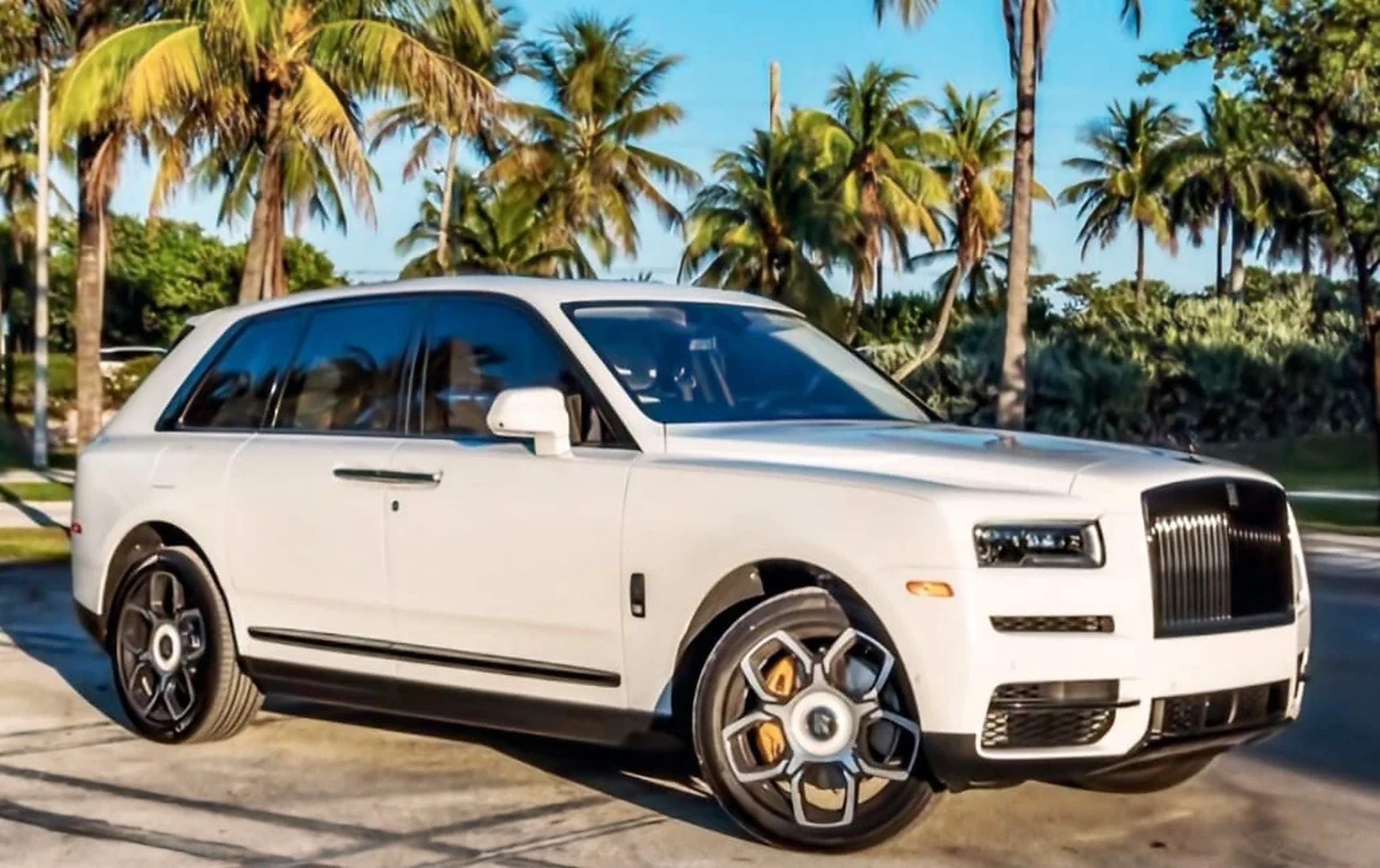 Rolls-Royce Cullinan Black Badge for miami event-venue car delivery — Miami long-stay luxury car rental — MIAMI RENT LUXURY guide