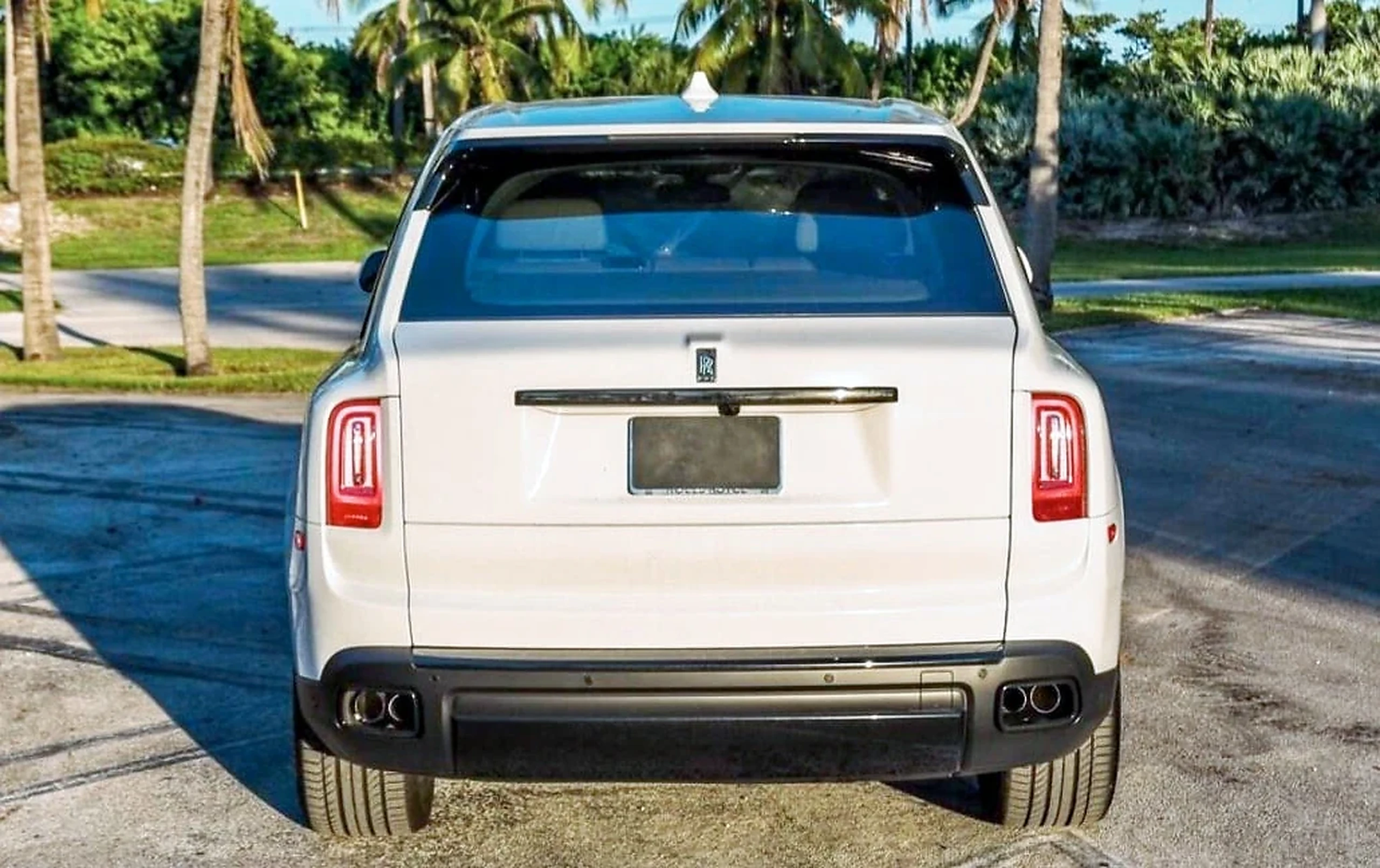 Rolls-Royce Cullinan Black Badge for gala and red-carpet car rentals — Miami long-stay luxury car rental — MIAMI RENT LUXURY guide